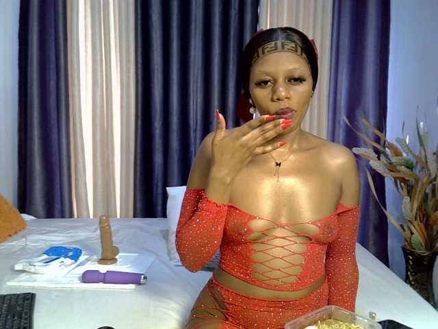 Prettyglam1 live cam on BongaCams