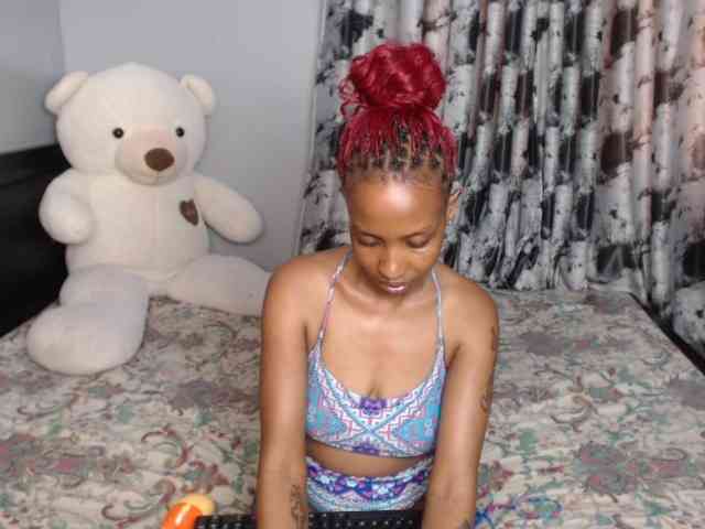 XOXONicki webcam