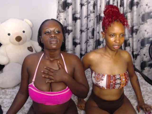 XOXONicki webcam