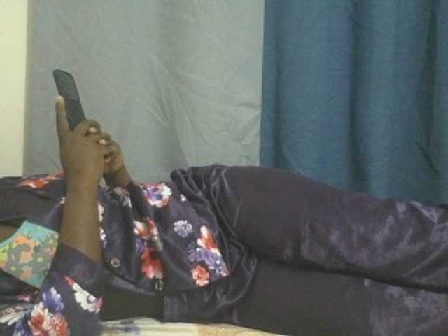 SweetOmma, en vivo ahora en BongaCams