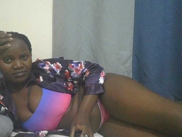 SweetOmma live cam on BongaCams