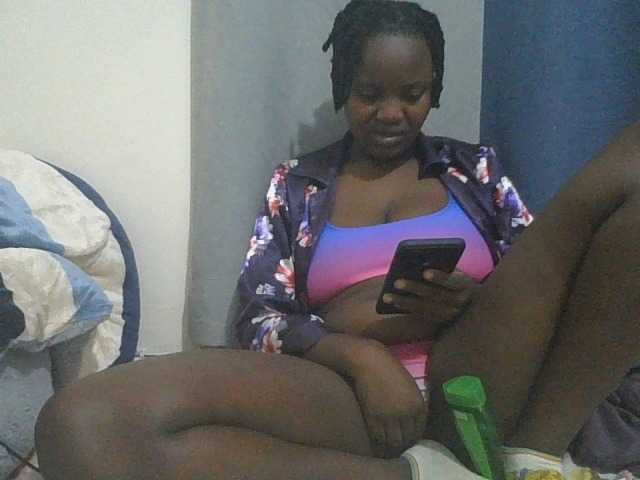 SweetOmma, en directo ahora en BongaCams