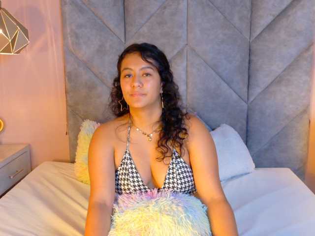 ANNA-STAR, en vivo ahora en BongaCams