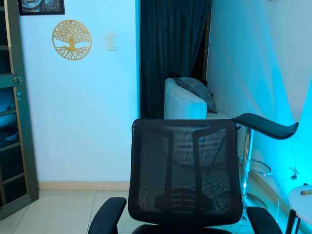 SaraLennoxx live cam on BongaCams