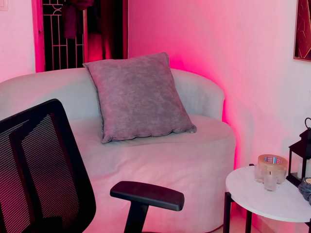 SaraLennoxx live cam on BongaCams