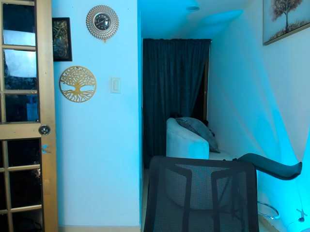 SaraLennoxx live cam on BongaCams