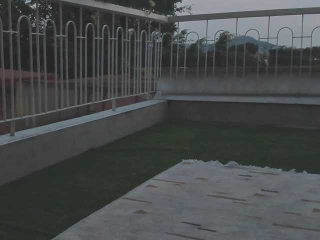 SaraLennoxx live cam on BongaCams