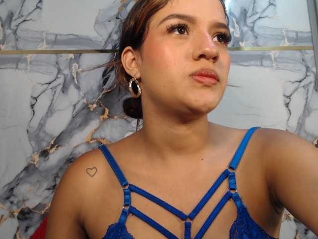 emilyxrosse live cam on BongaCams