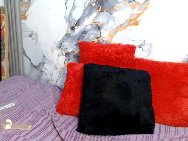 emilyxrosse live cam on BongaCams