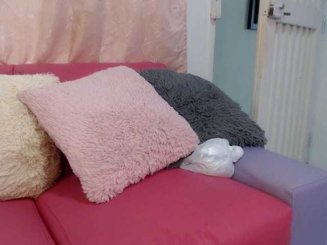 emilyxrosse live cam on BongaCams