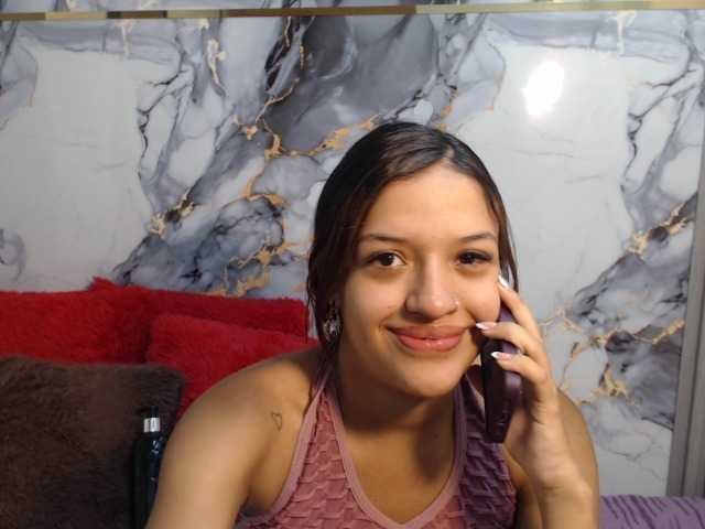 emilyxrosse live cam on BongaCams