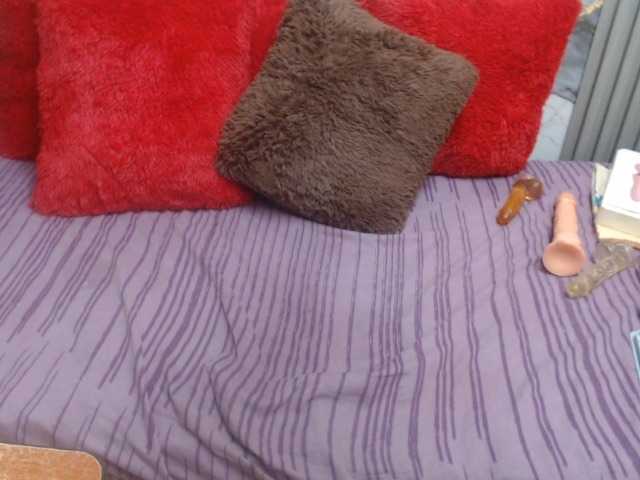 emilyxrosse live cam on BongaCams