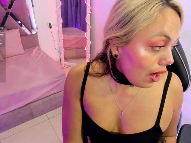 Lainey-tay live cam