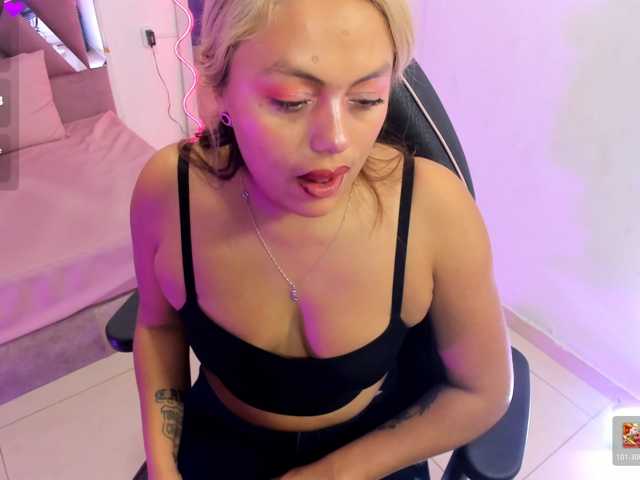 Lainey-tay live cam