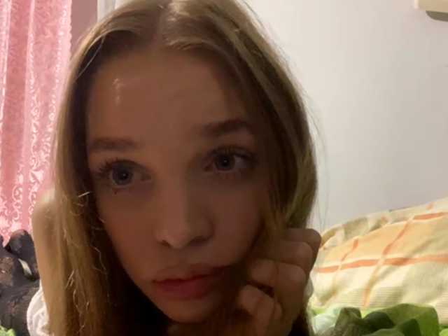 Evelnova live cam on BongaCams