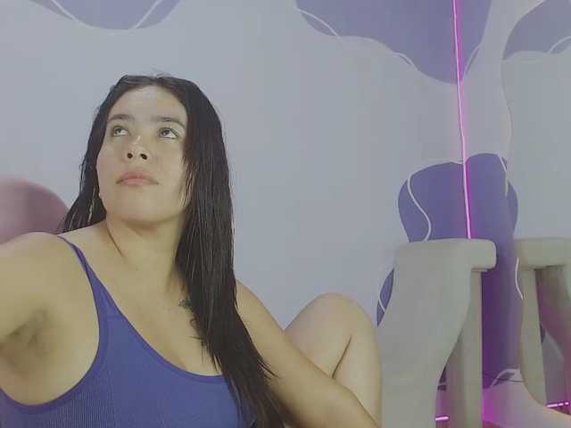 MaddycurvyScarletmh live cam on BongaCams