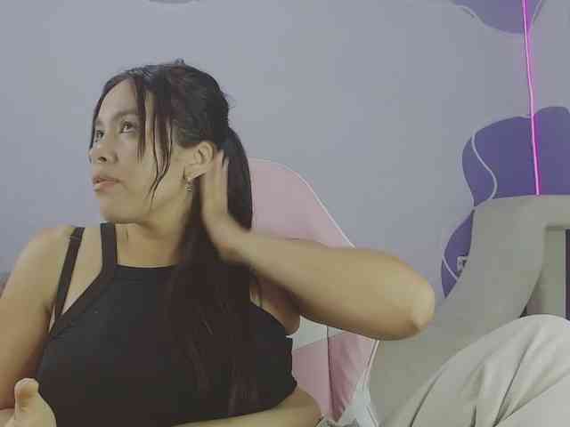 MaddycurvyScarletmh