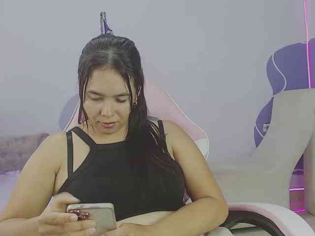 MaddycurvyScarletmh
