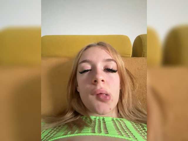 Bhihter69 live cam on BongaCams