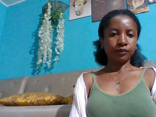 Nanciah live cam on BongaCams