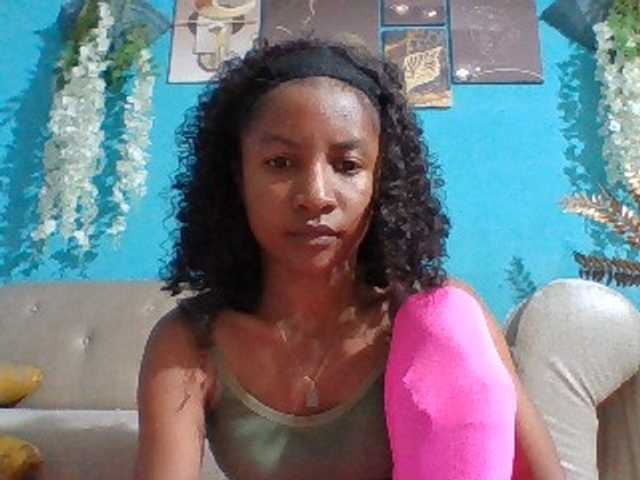 Nanciah live cam on BongaCams