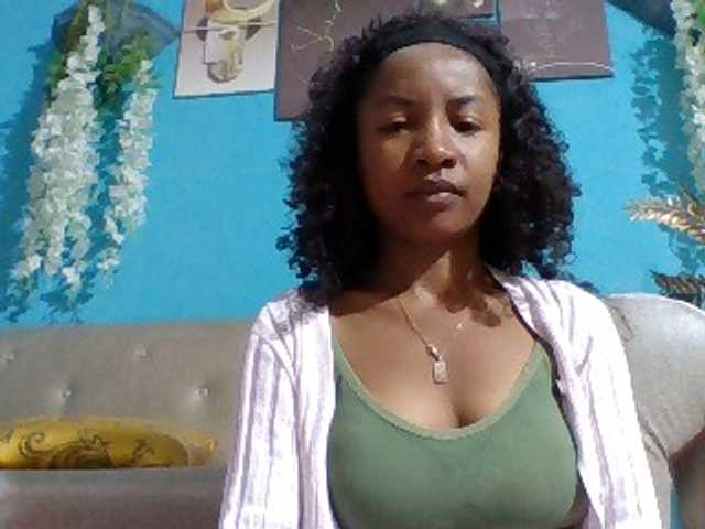 Nanciah live cam on BongaCams