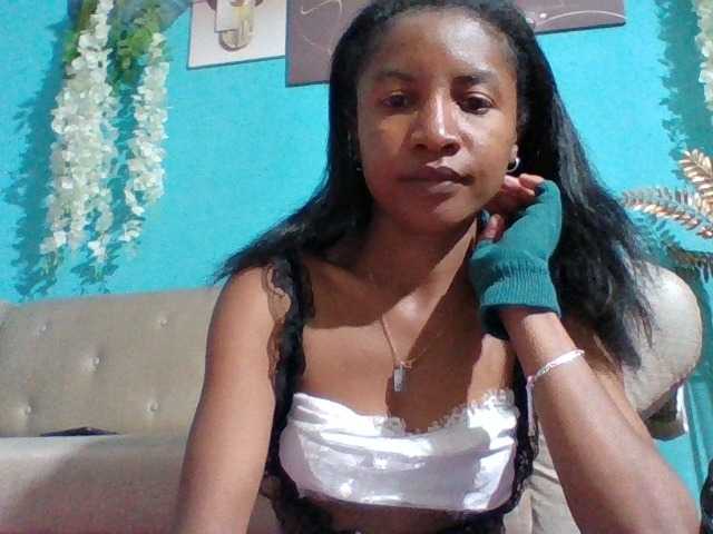 Nanciah live cam on BongaCams