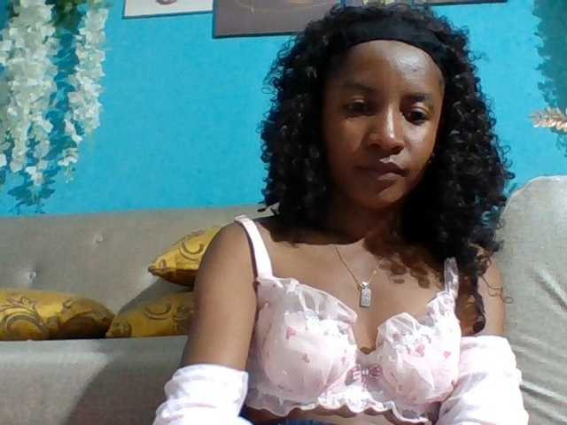 Nanciah live cam on BongaCams