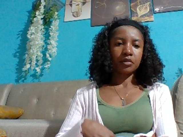 Nanciah live cam on BongaCams