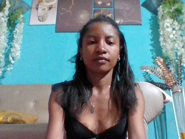 Nanciah, en directo ahora en BongaCams