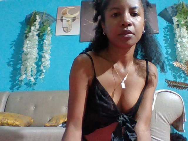 Nanciah live cam on BongaCams