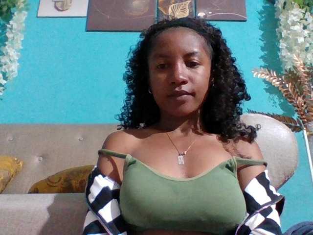 Nanciah live cam on BongaCams