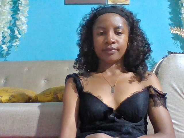 Nanciah live cam on BongaCams