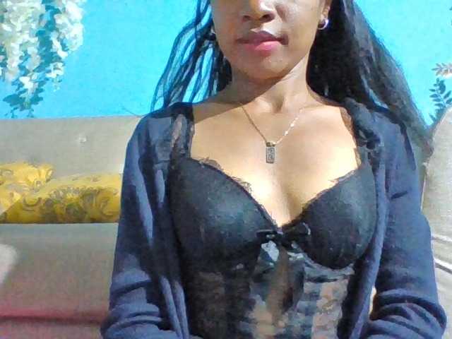 Nanciah, live now on BongaCams