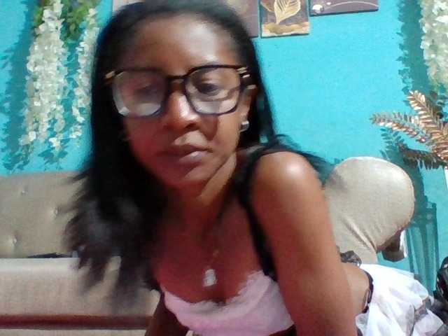 Nanciah live cam on BongaCams
