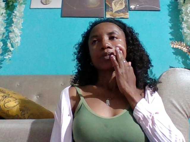 Nanciah live cam on BongaCams
