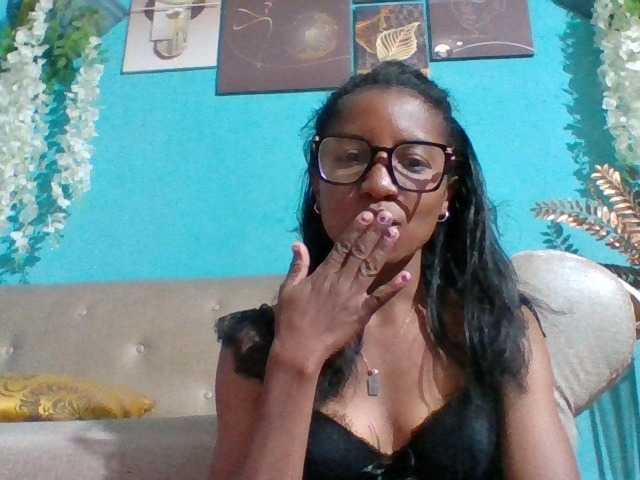 Nanciah, live now on BongaCams