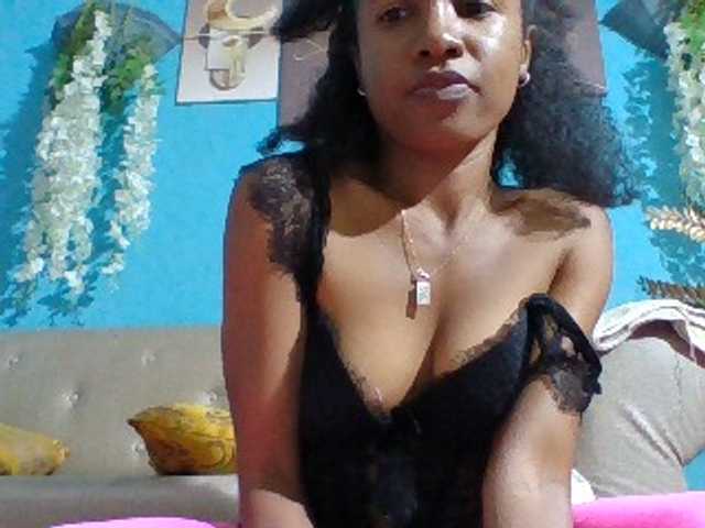 Nanciah live cam on BongaCams