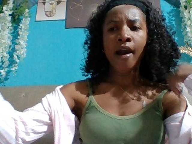 Nanciah live cam on BongaCams