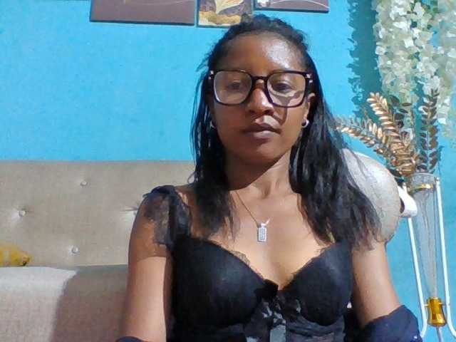 Nanciah live cam preview