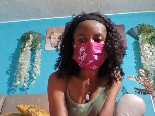 Nanciah live cam on BongaCams