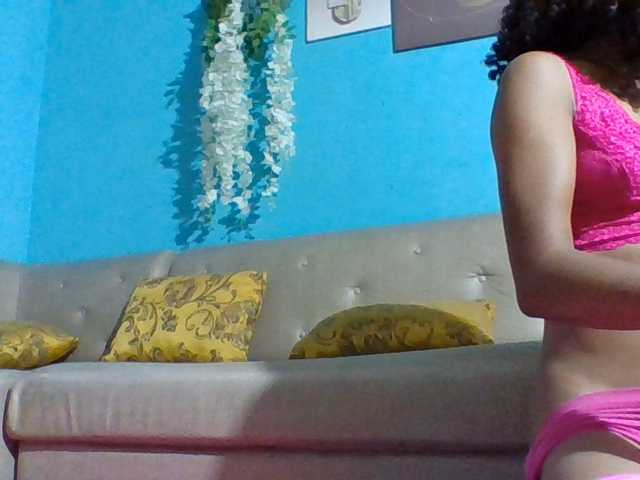 Nanciah live cam on BongaCams