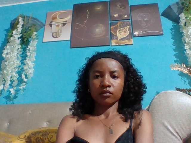 Nanciah live cam on BongaCams