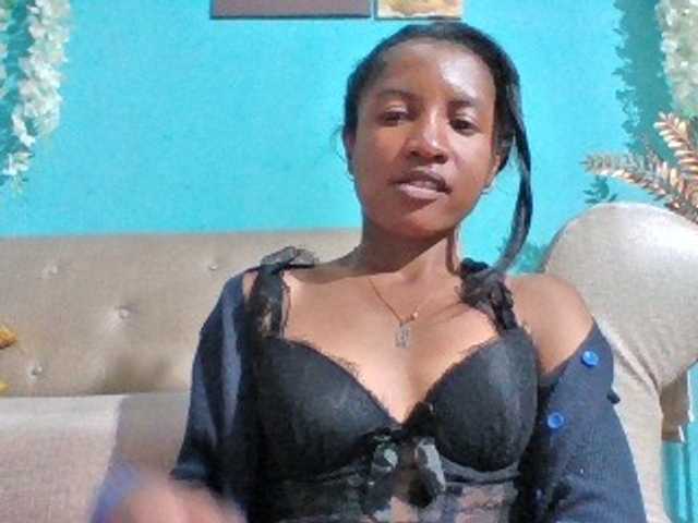 Nanciah live cam on BongaCams