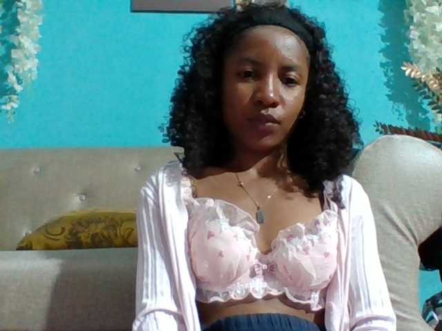 Nanciah live cam on BongaCams