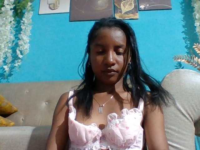 Nanciah live cam preview