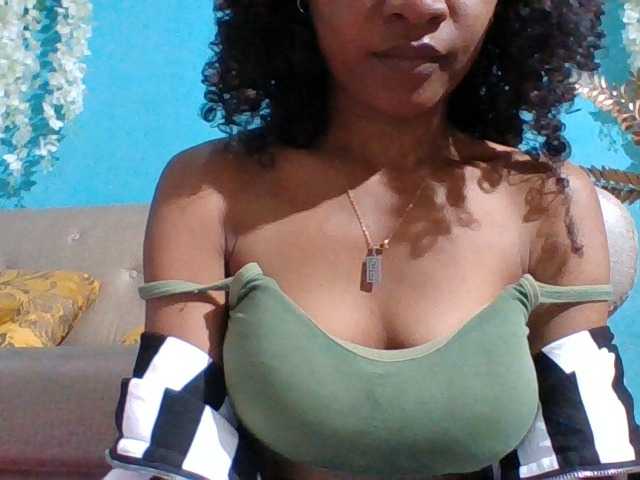 Nanciah live cam on BongaCams