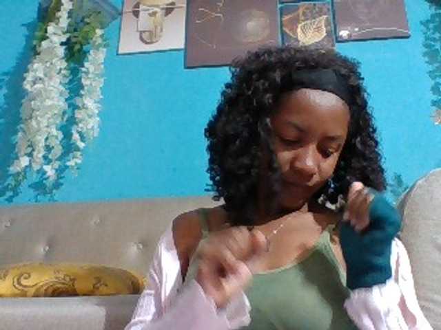 Nanciah live cam on BongaCams