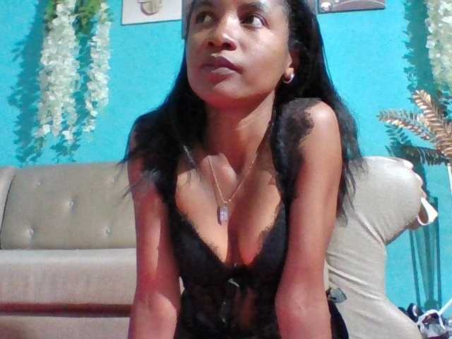 Nanciah, en vivo ahora en BongaCams