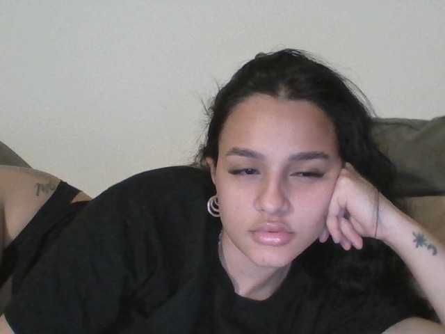 Nell231, en directo ahora en BongaCams